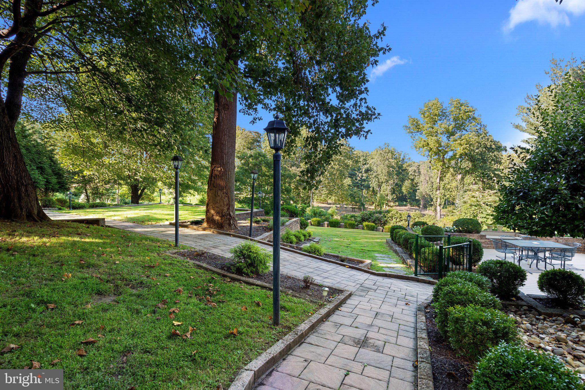 HUNTINGDON VALLEY - Residential