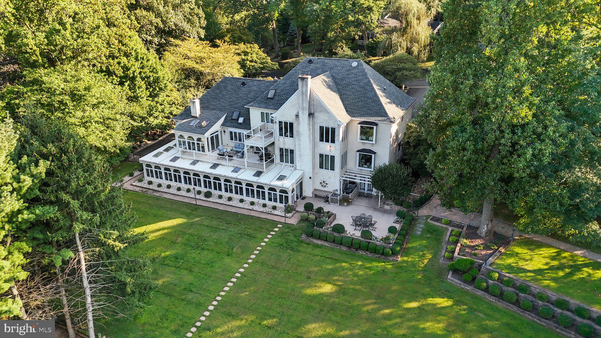 HUNTINGDON VALLEY - Residential