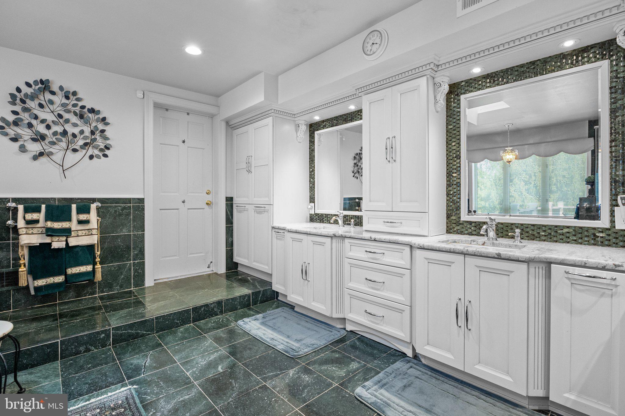 HUNTINGDON VALLEY - Residential