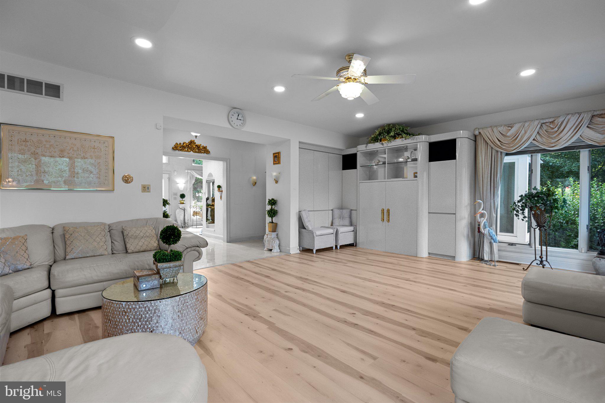 HUNTINGDON VALLEY - Residential