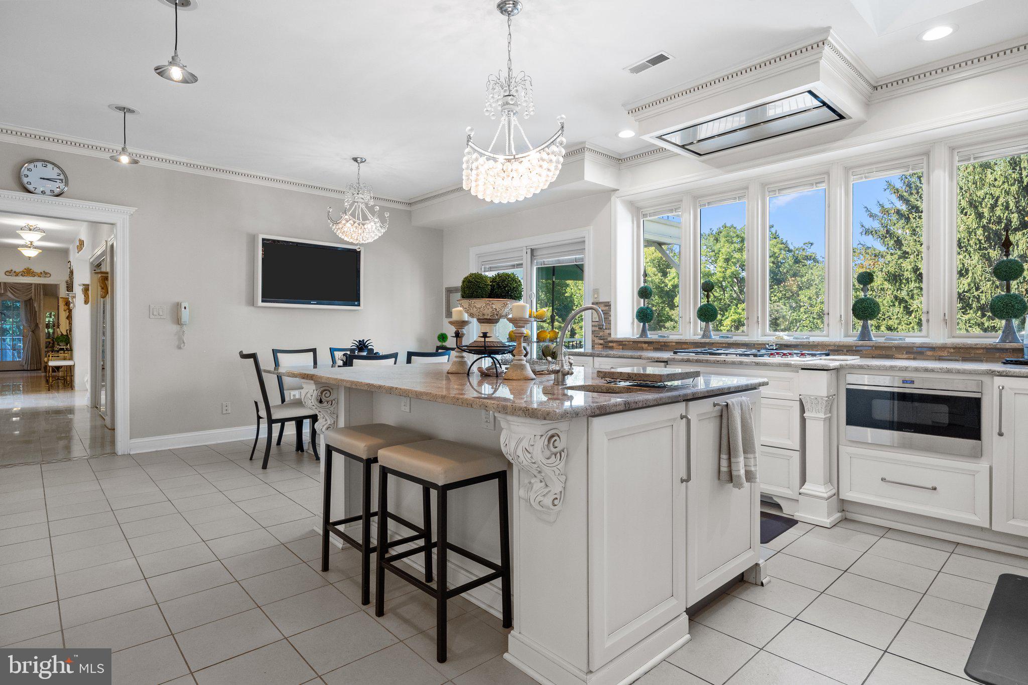 HUNTINGDON VALLEY - Residential