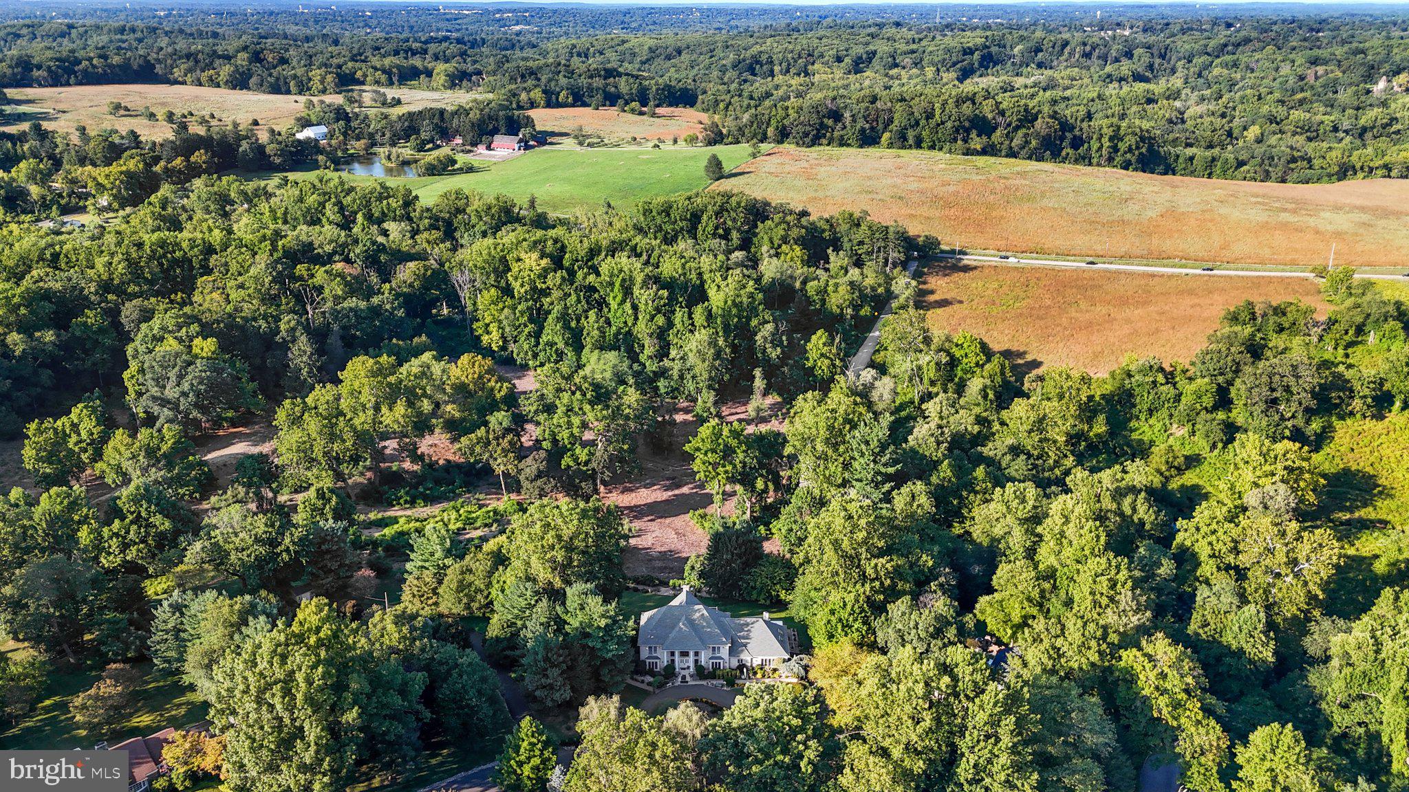 HUNTINGDON VALLEY - Residential