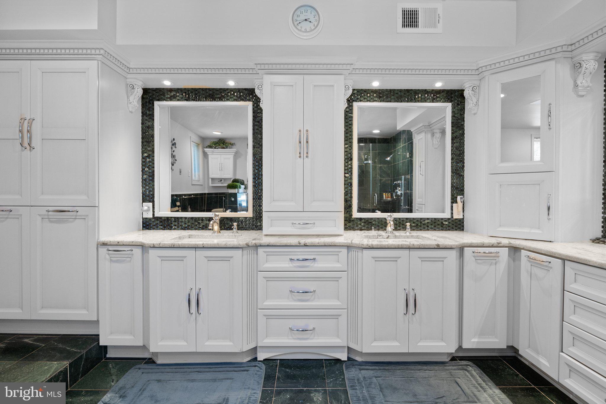 HUNTINGDON VALLEY - Residential