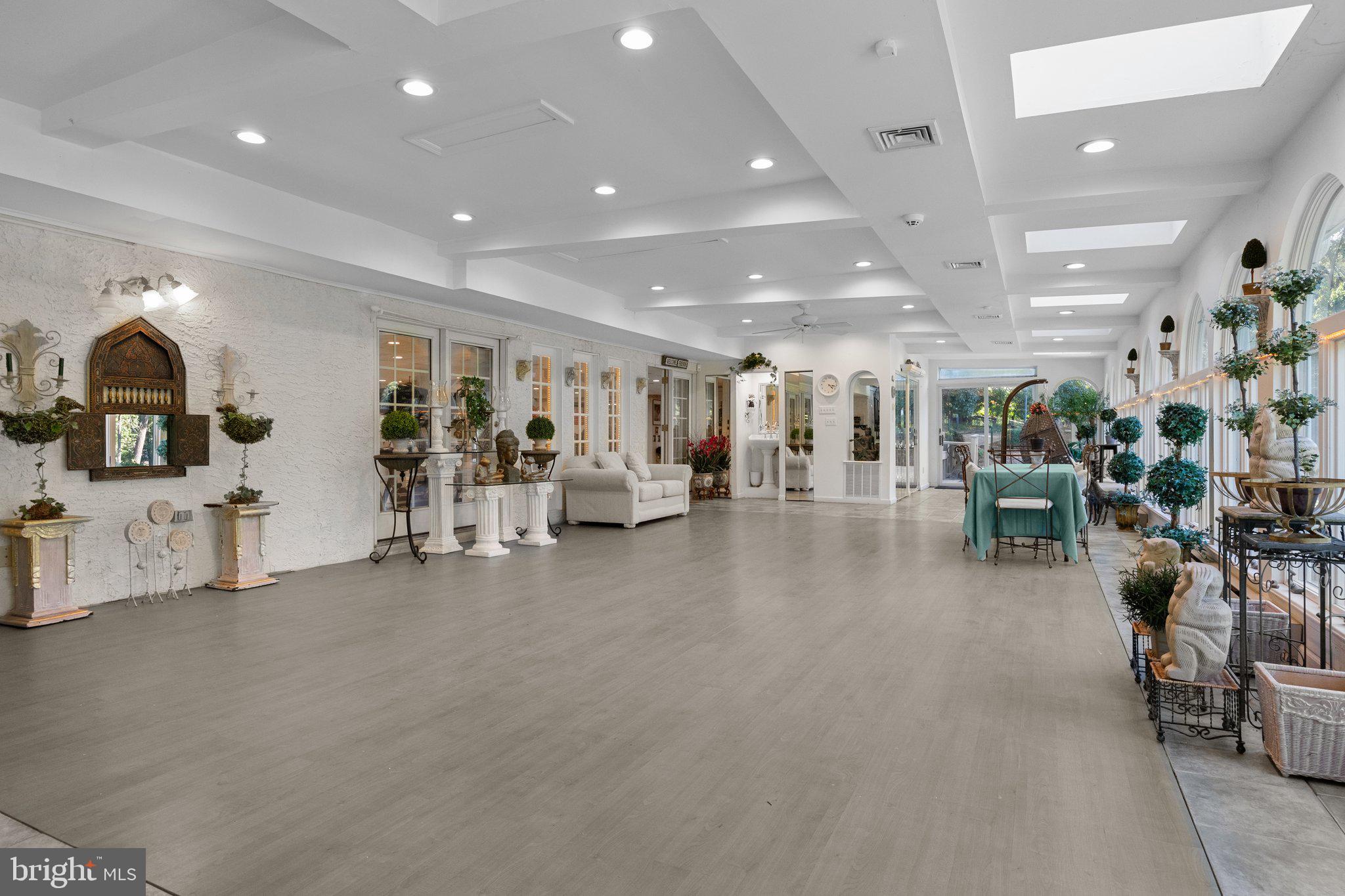 HUNTINGDON VALLEY - Residential