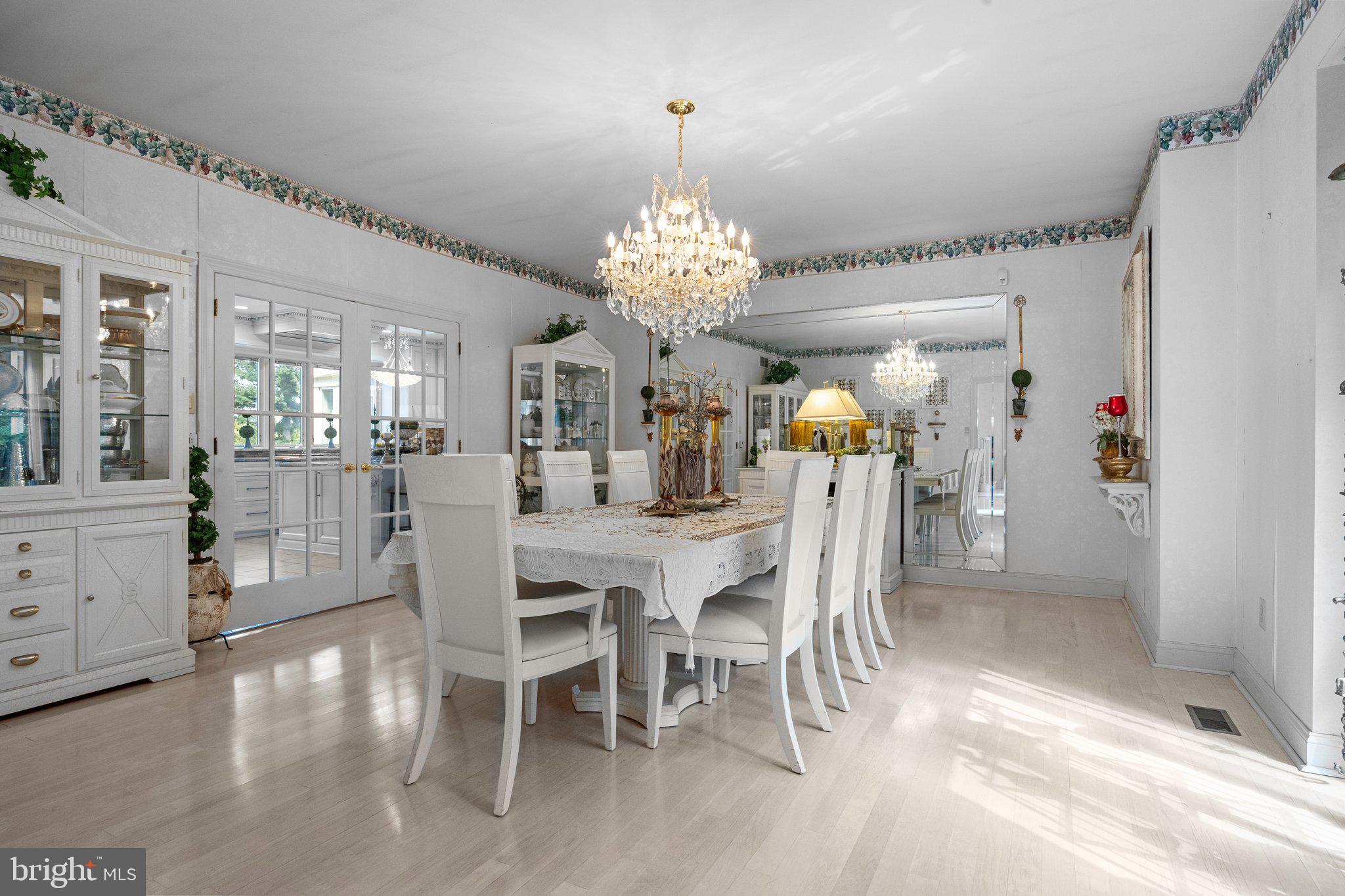 HUNTINGDON VALLEY - Residential