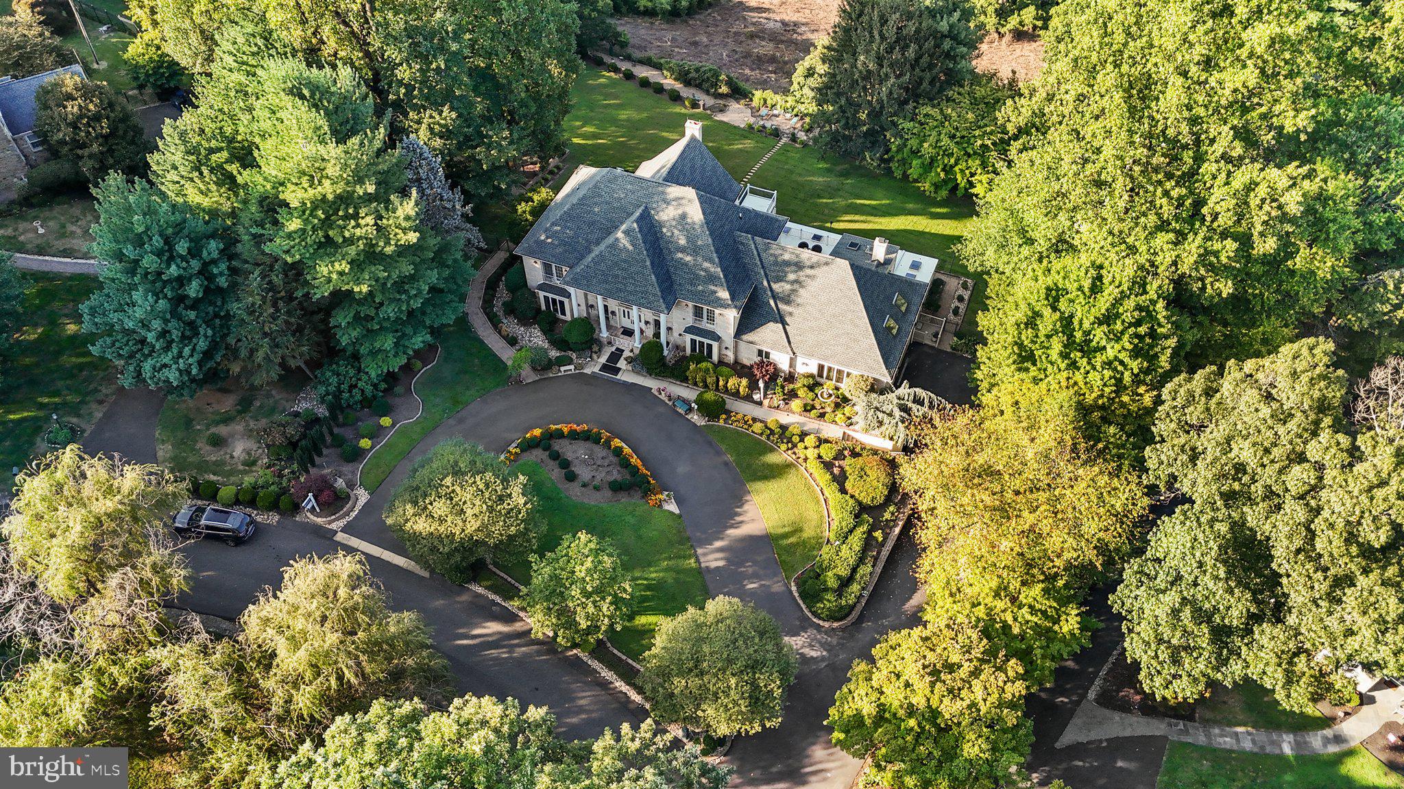 HUNTINGDON VALLEY - Residential