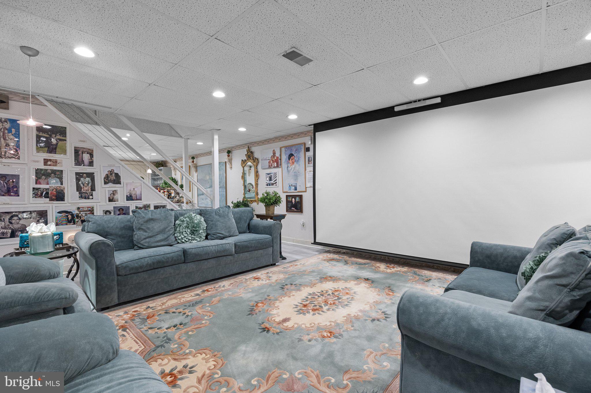 HUNTINGDON VALLEY - Residential