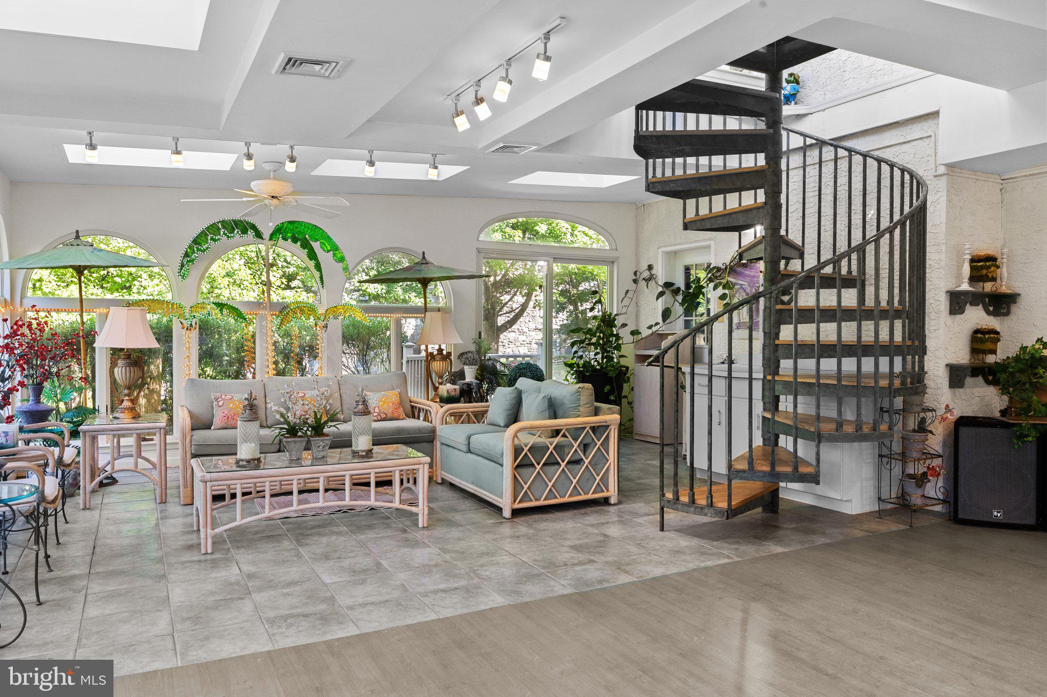 HUNTINGDON VALLEY - Residential