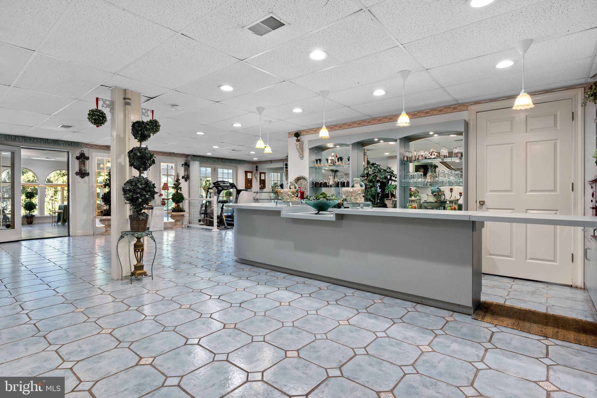 HUNTINGDON VALLEY - Residential