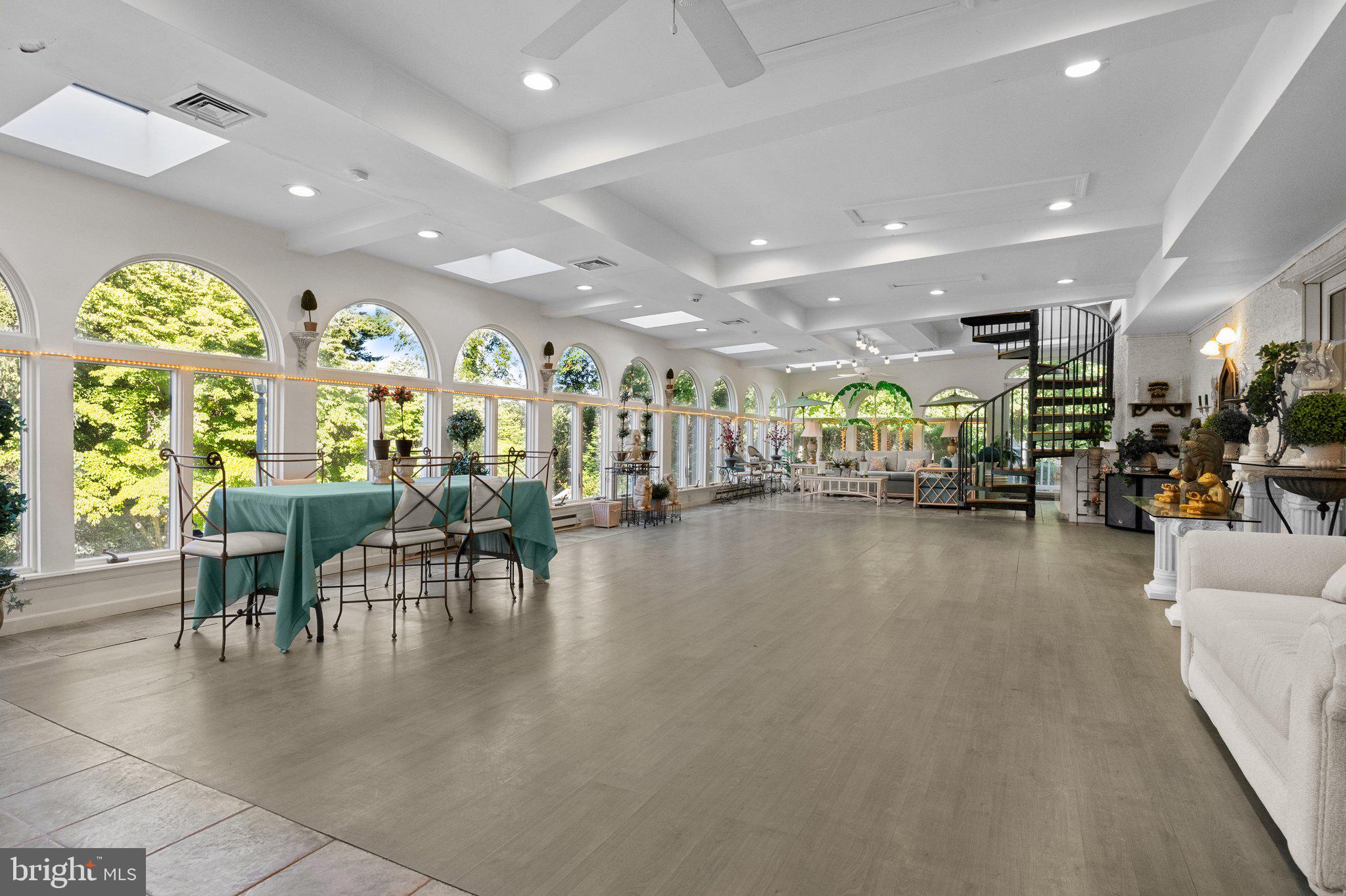 HUNTINGDON VALLEY - Residential