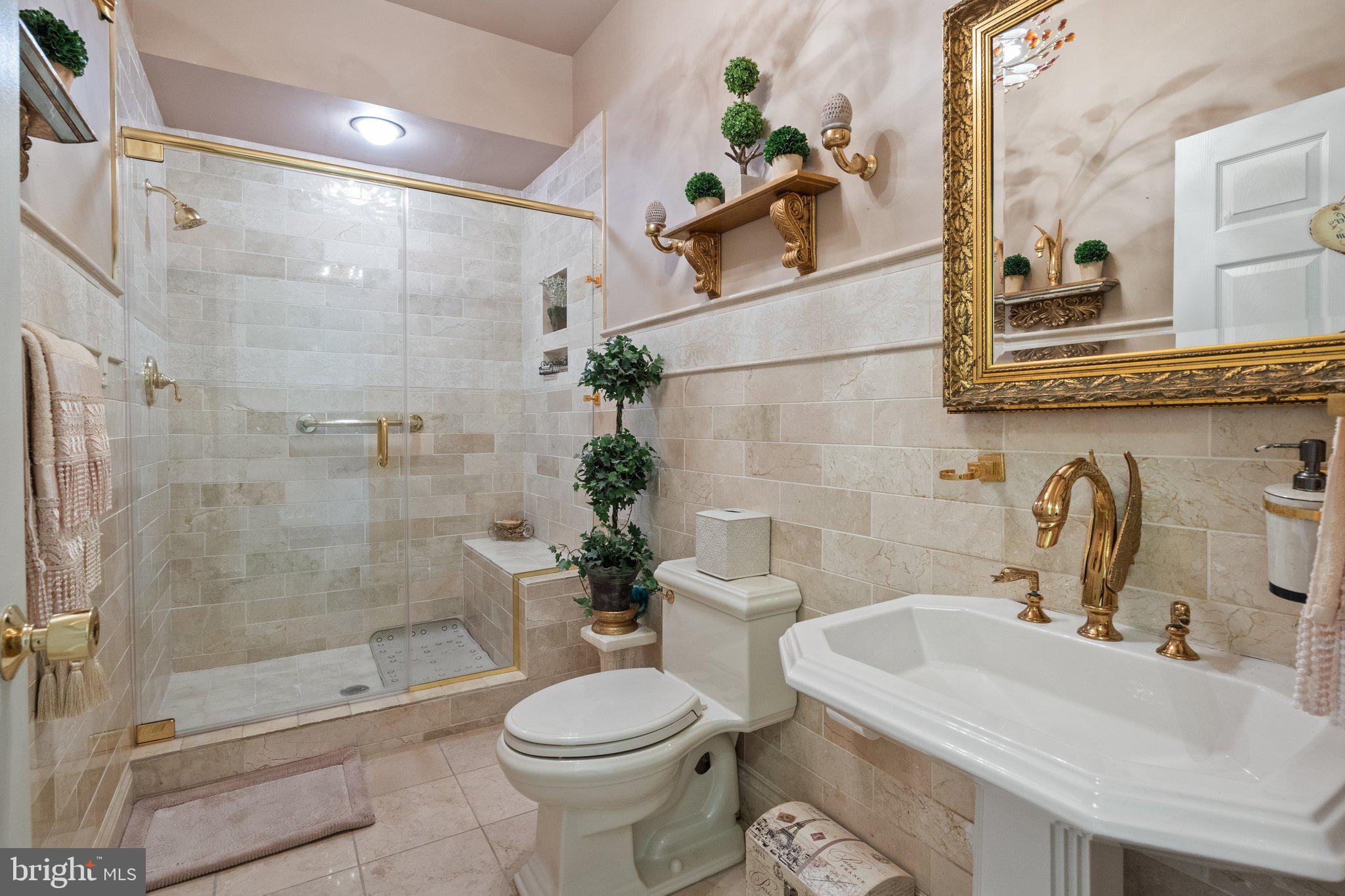 HUNTINGDON VALLEY - Residential