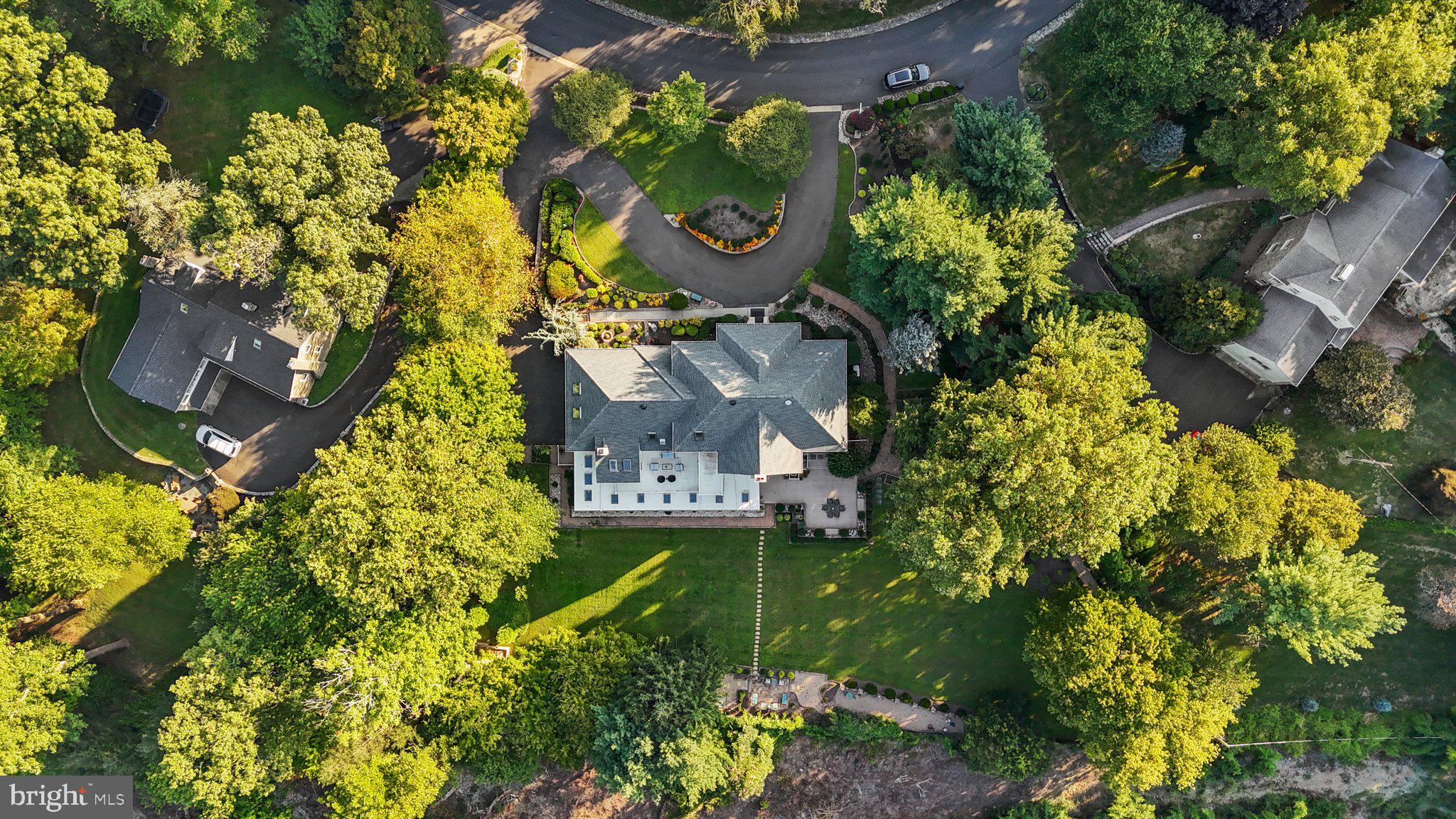 HUNTINGDON VALLEY - Residential