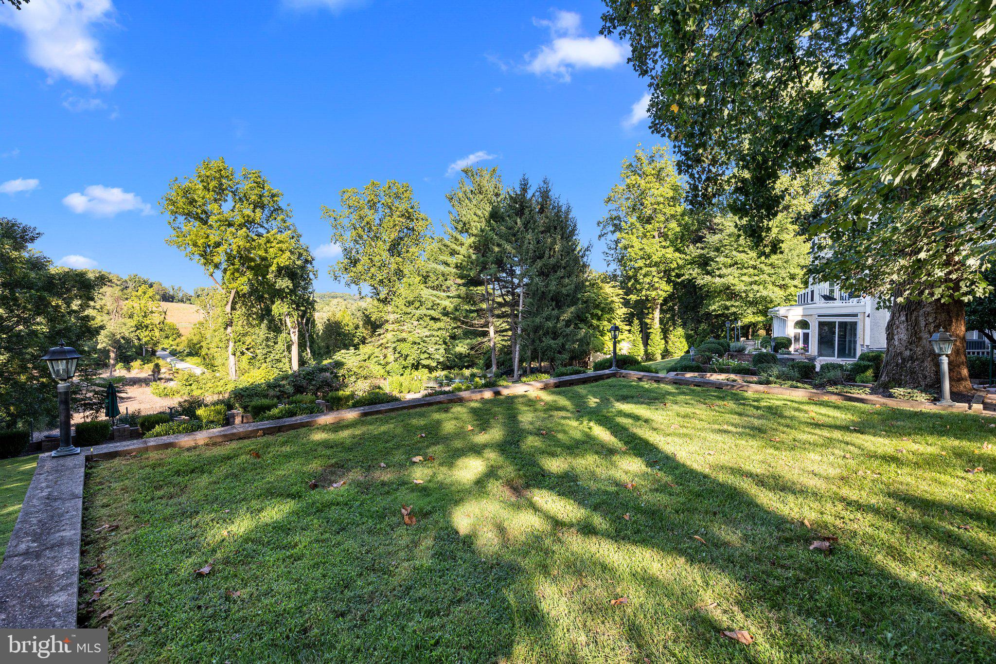 HUNTINGDON VALLEY - Residential