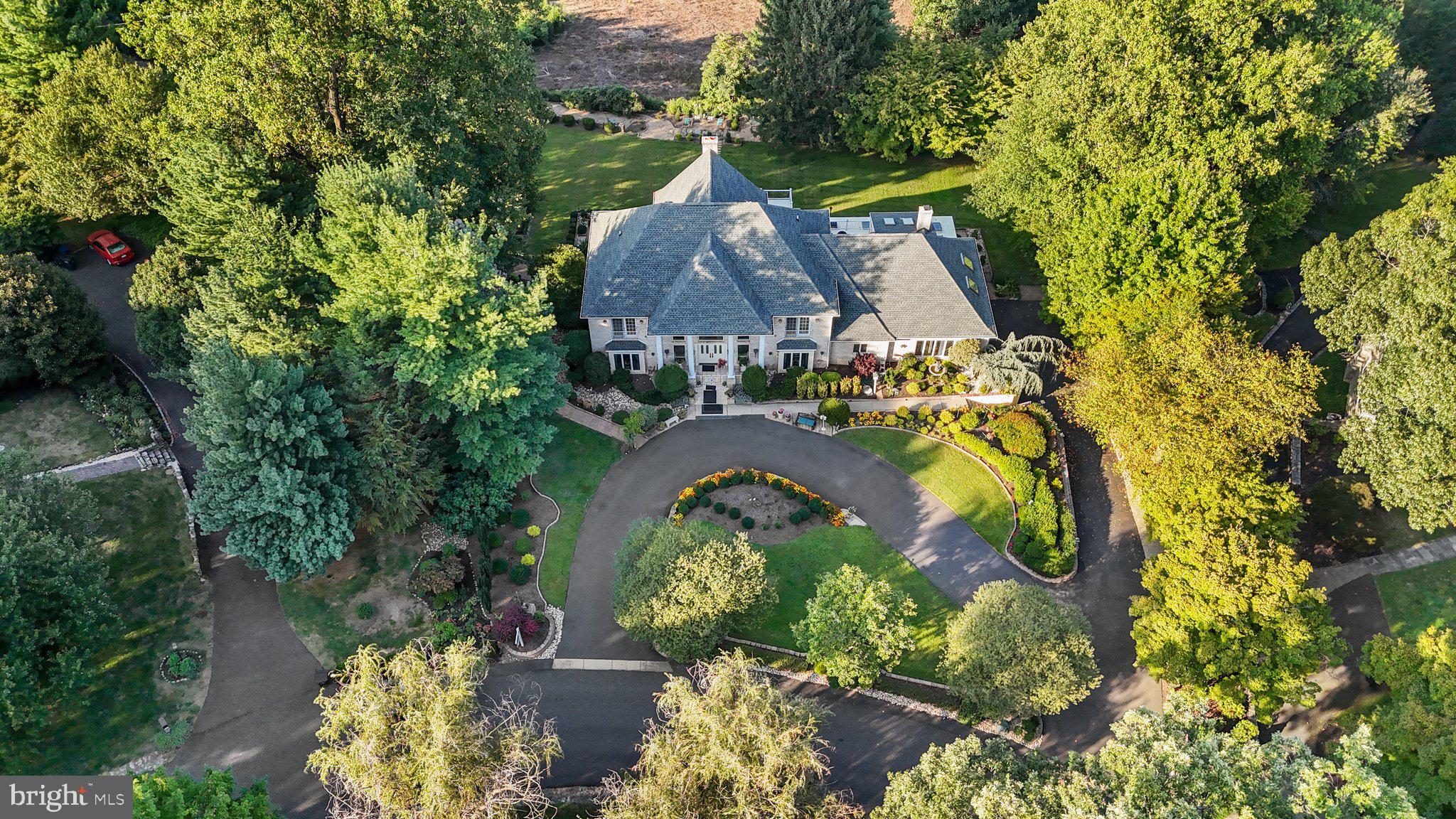 HUNTINGDON VALLEY - Residential