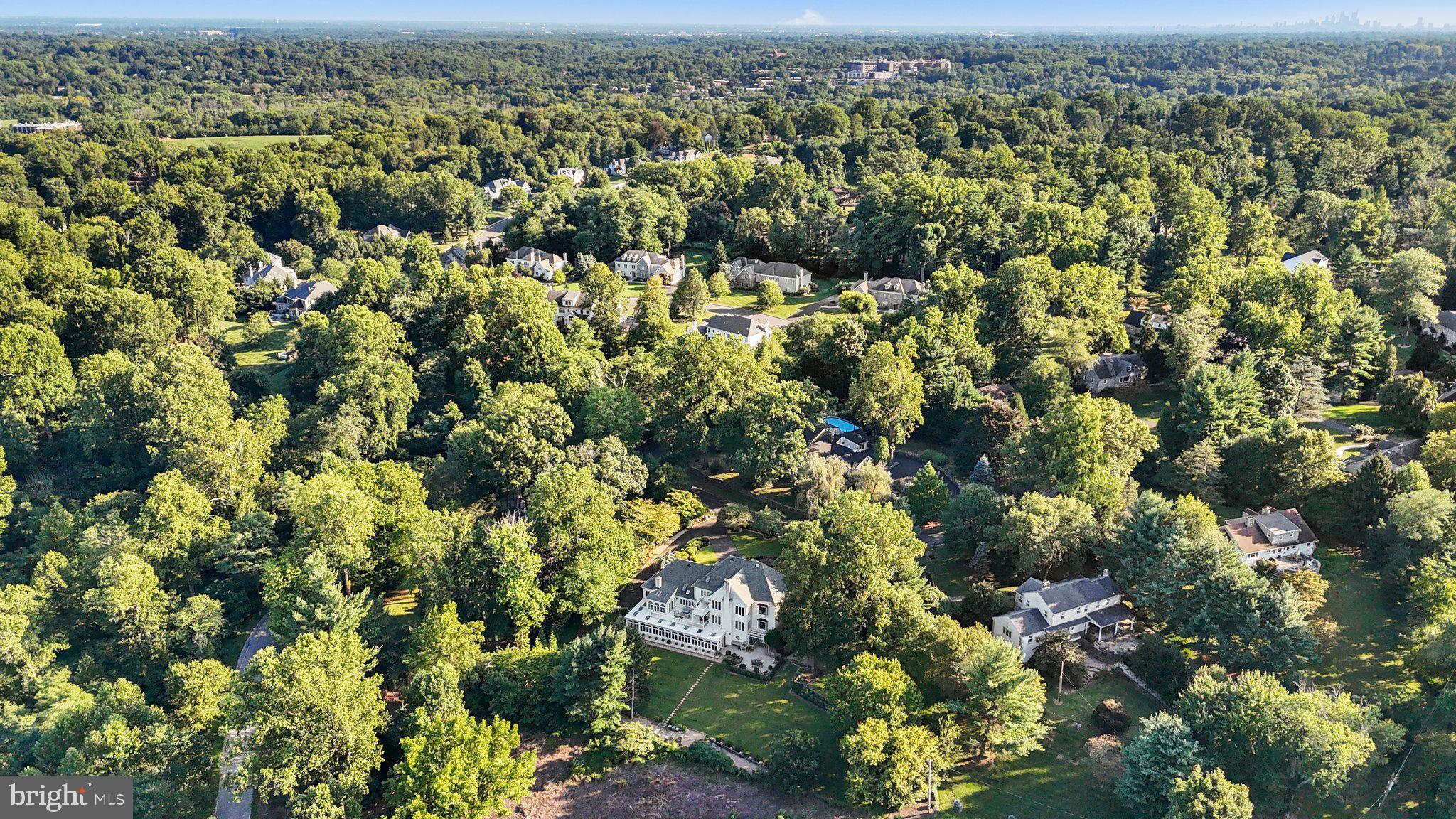 HUNTINGDON VALLEY - Residential