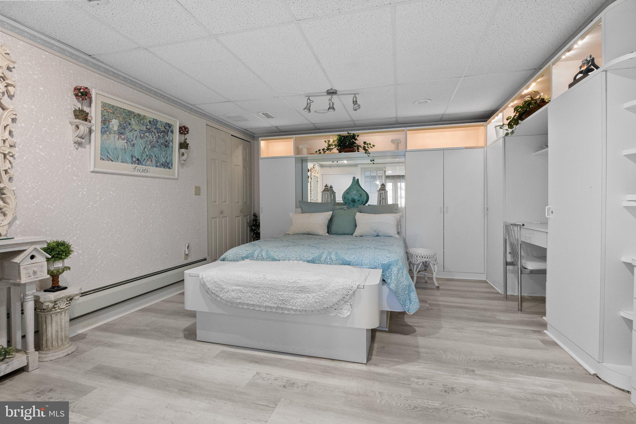 HUNTINGDON VALLEY - Residential