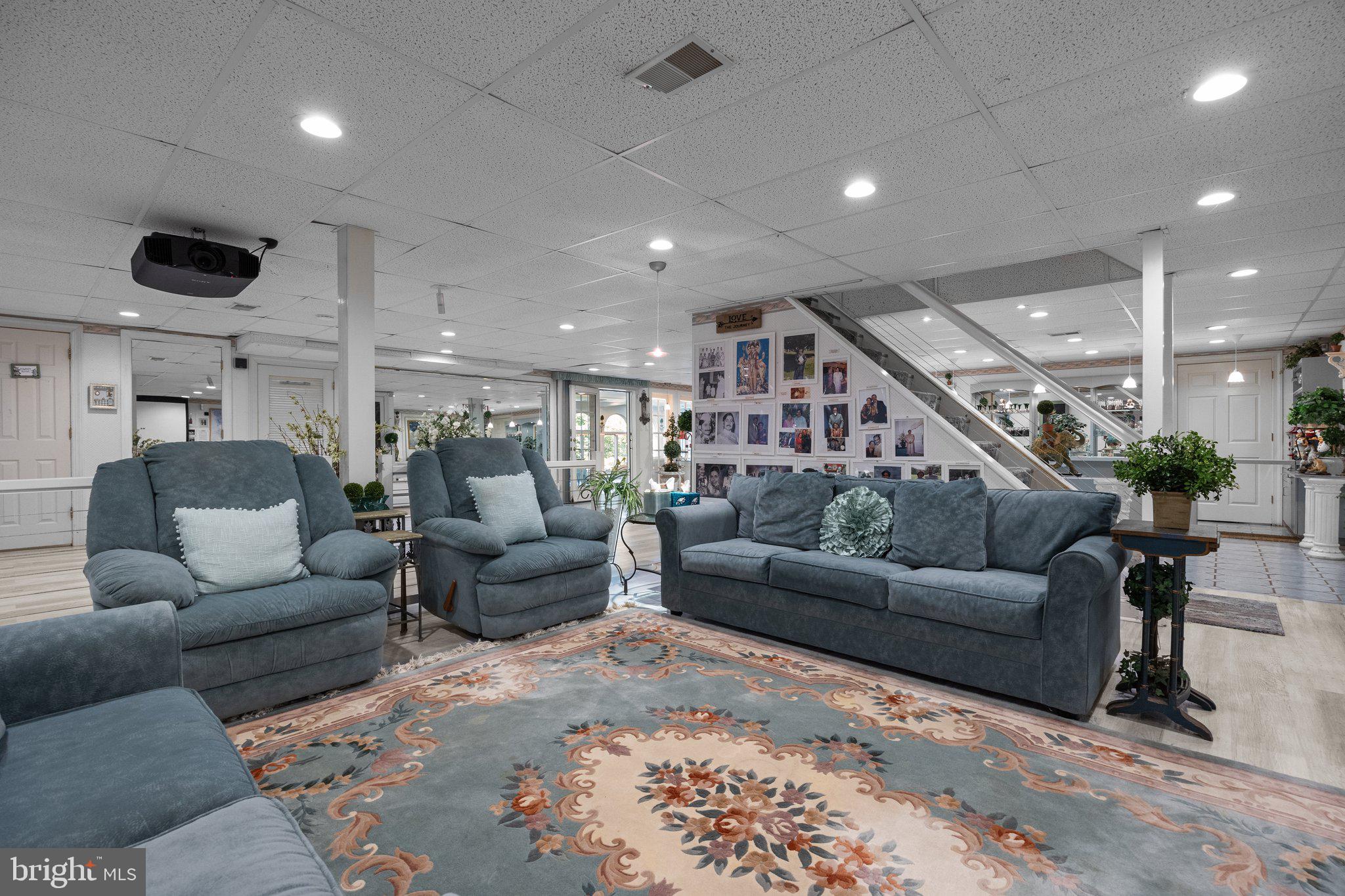 HUNTINGDON VALLEY - Residential