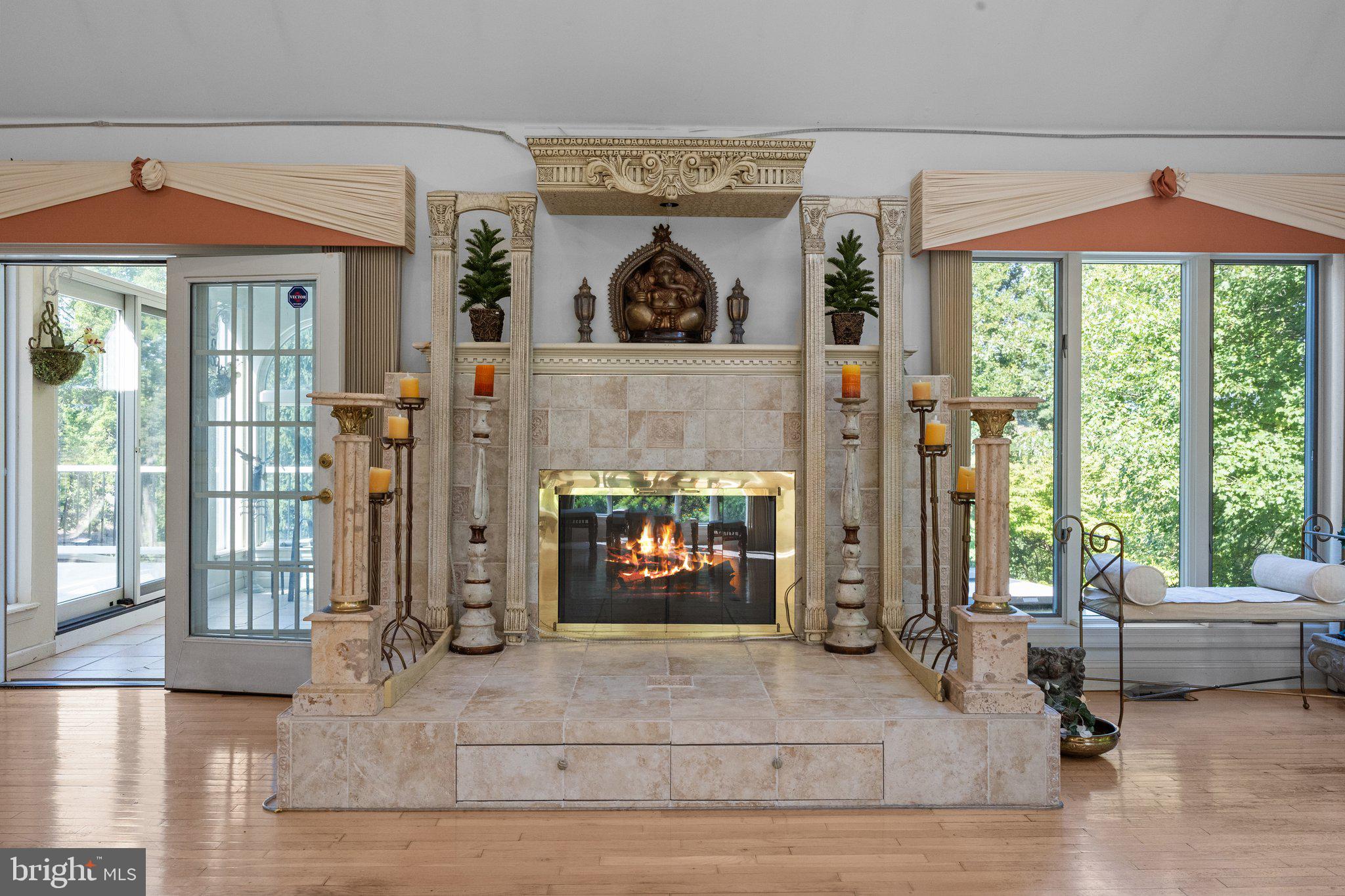 HUNTINGDON VALLEY - Residential