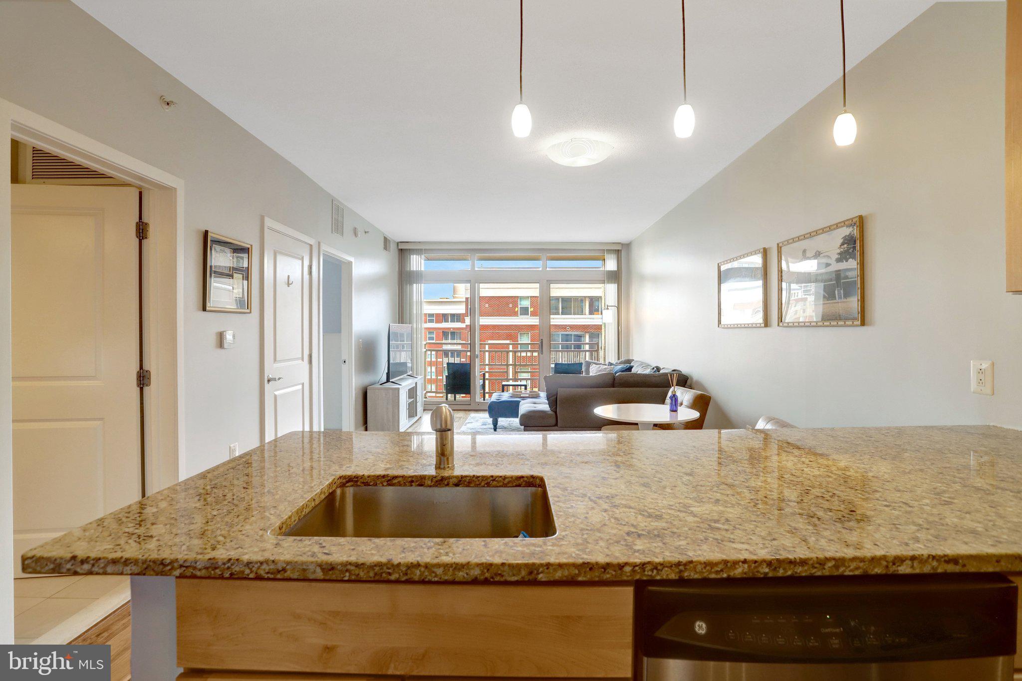 888 N QUINCY STREET 906