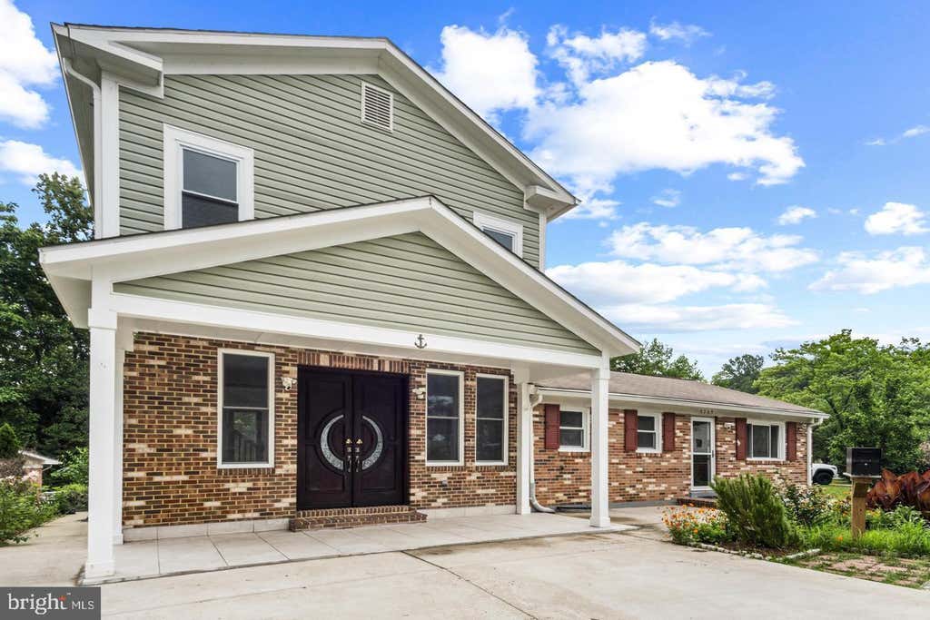 Photo of 3709 Forestdale Avenue, WOODBRIDGE, VA 22193 (MLS # VAPW2124898)