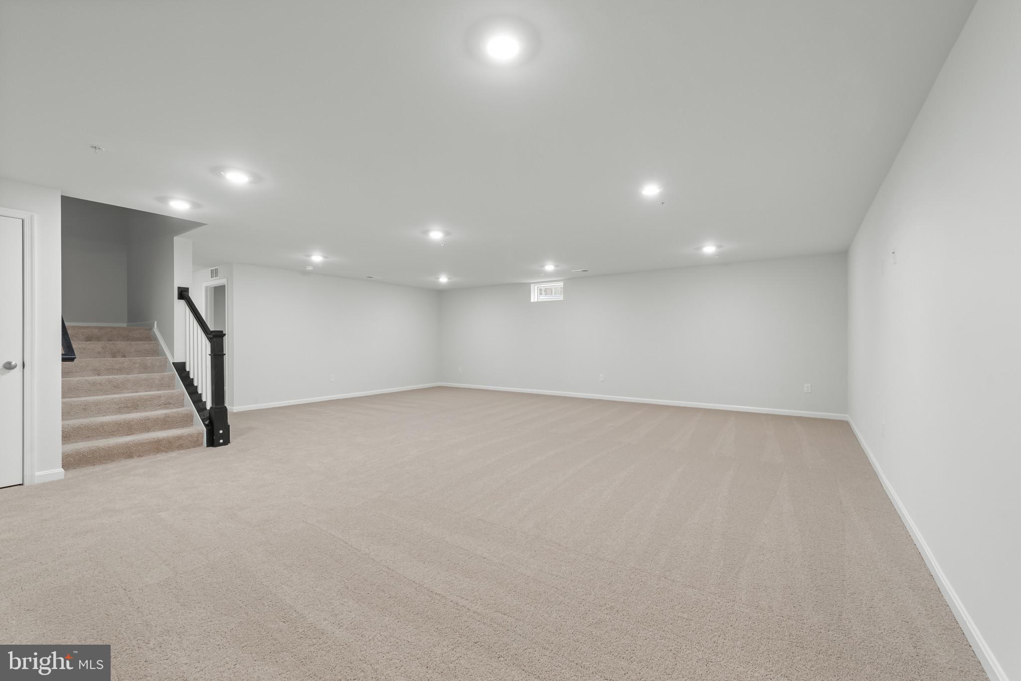 CREEKSIDE ESTATES - Residential