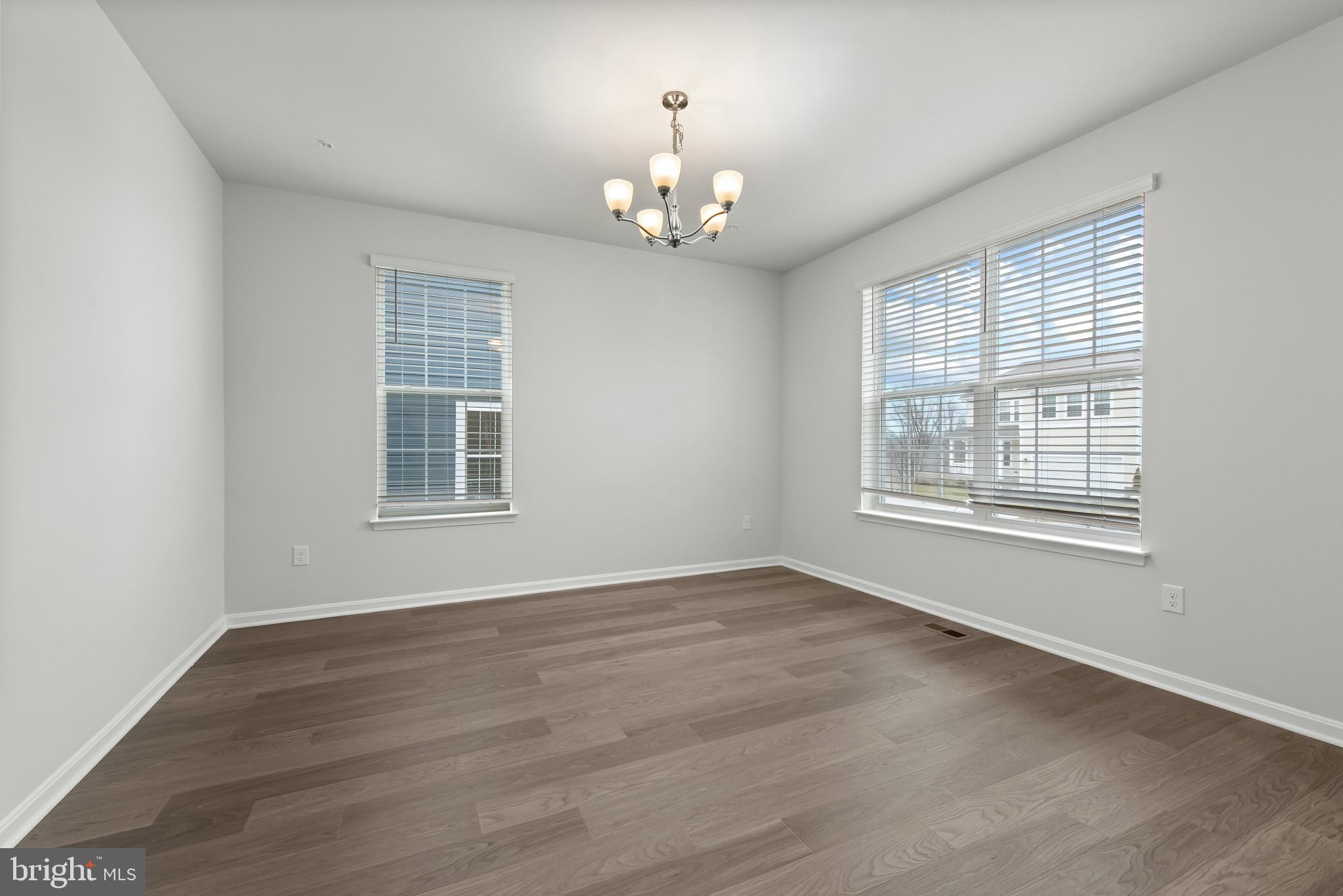 CREEKSIDE ESTATES - Residential