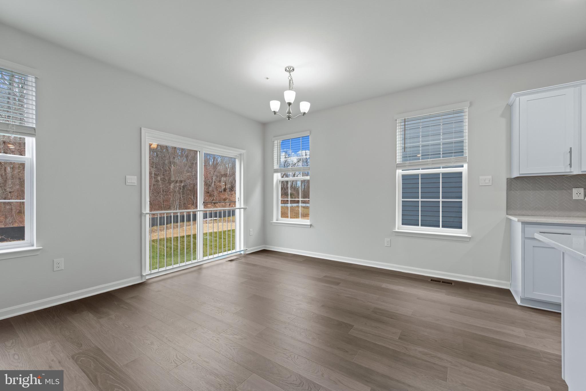 CREEKSIDE ESTATES - Residential