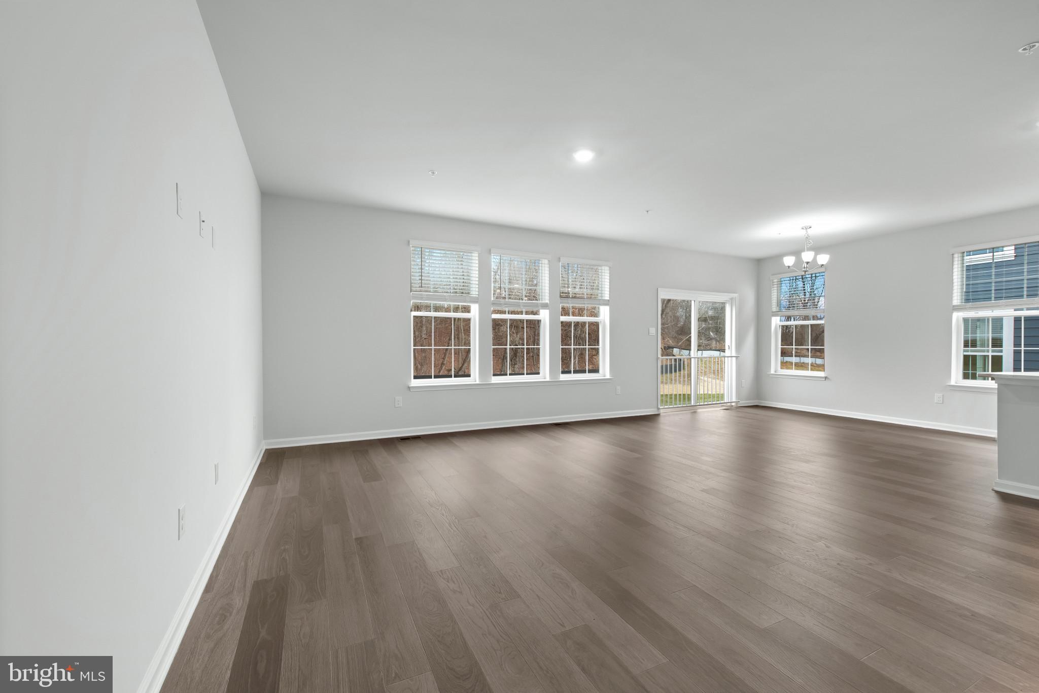 CREEKSIDE ESTATES - Residential