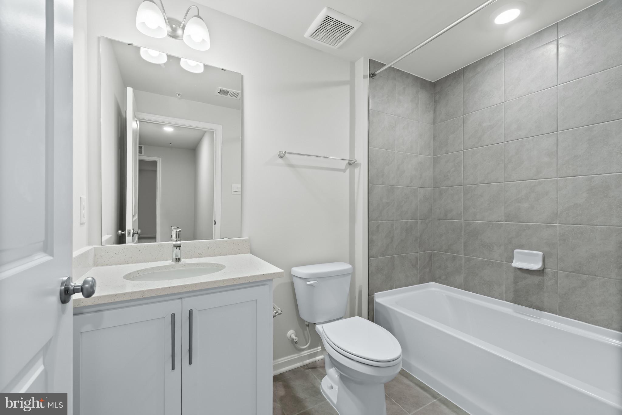 CREEKSIDE ESTATES - Residential