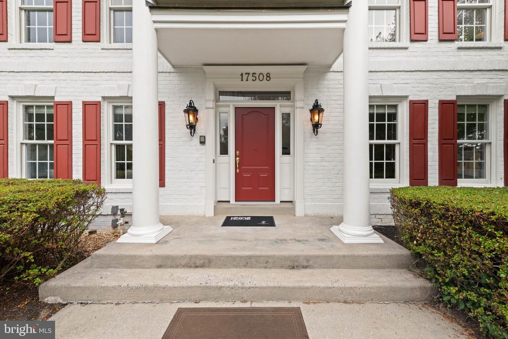 Photo of 17508 Applewood Lane, ROCKVILLE, MD 20855 (MLS # MDMC2201228)