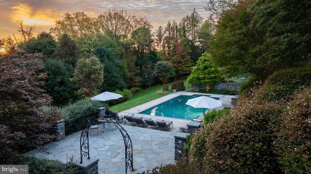 Photo of 7506 Lhirondelle Club Road, TOWSON, MD 21204 (MLS # MDBC2143482)