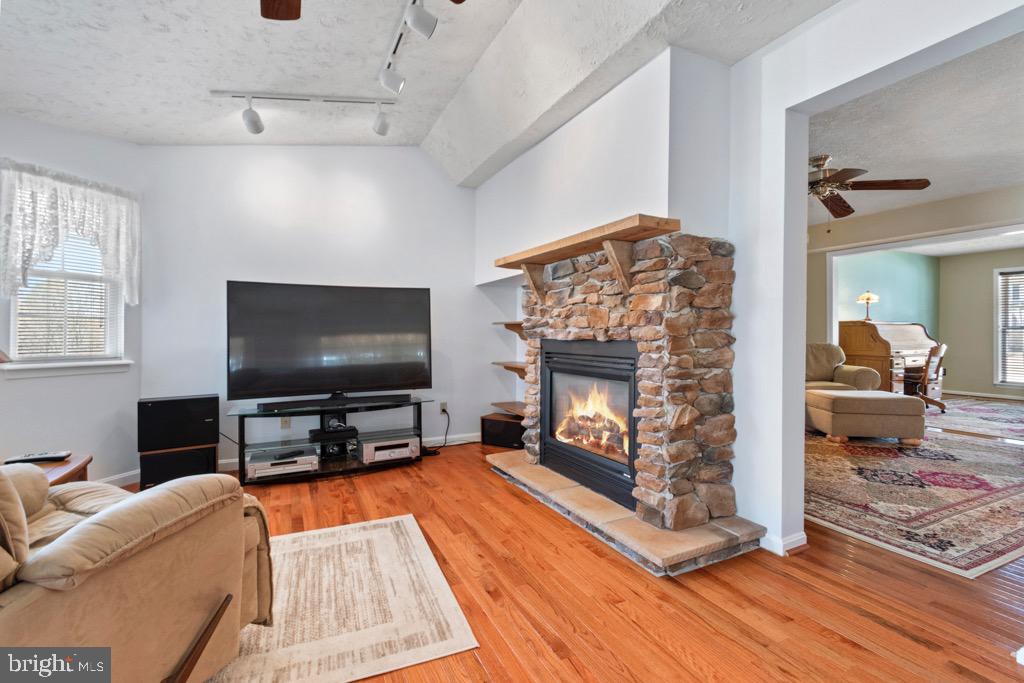 HUNTERS RUN - Residential