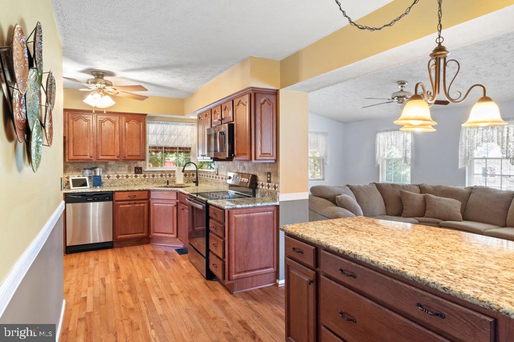 HUNTERS RUN - Residential