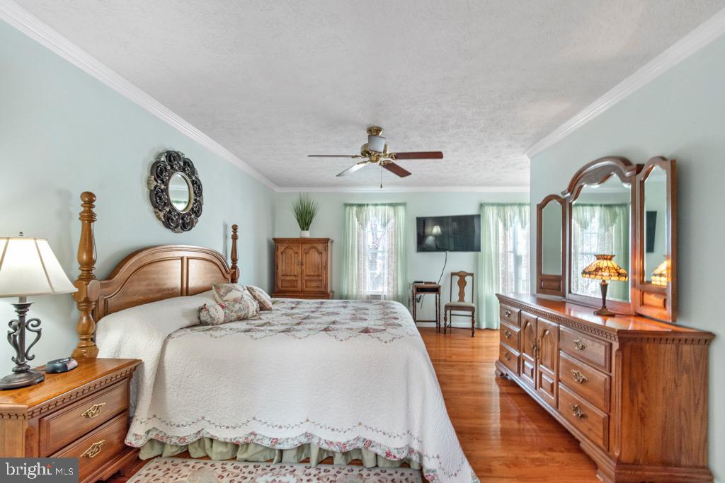 HUNTERS RUN - Residential