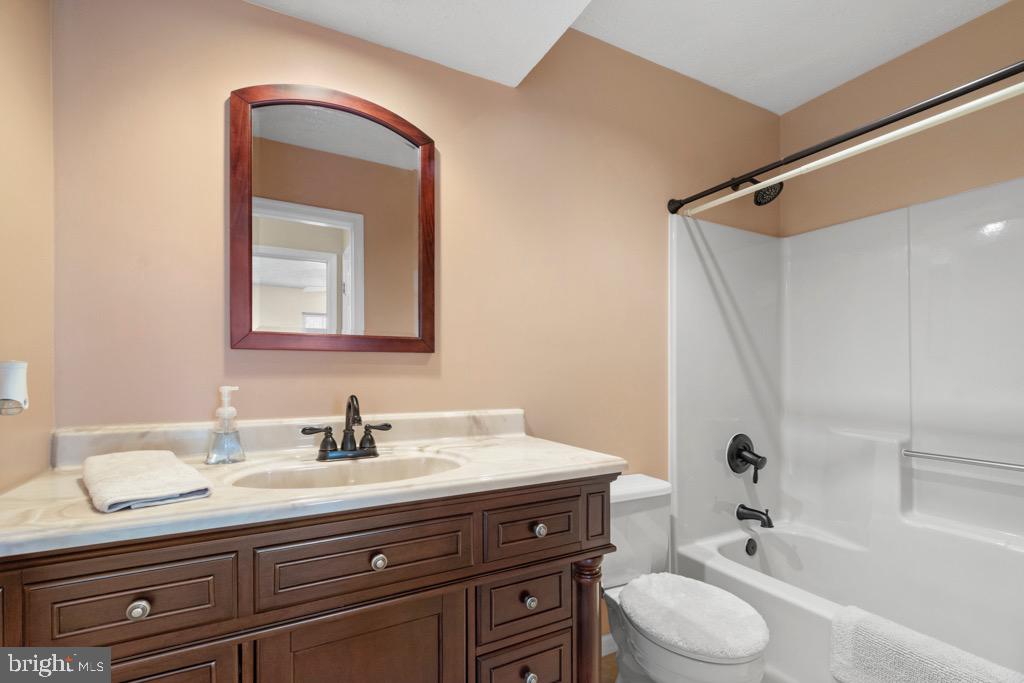 HUNTERS RUN - Residential