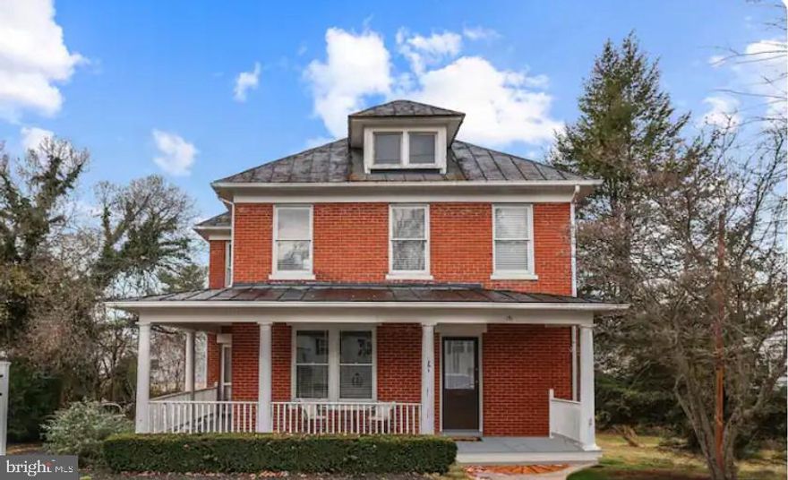 Excellent location on Hatcher Avenue in old town Purcellville's business district. This property is zoned commercial and currently set up as a VRBO property. It is suitable for all types of office businesses: Professional. legal, salon or spa, general retail shop or continued use as a bed and breakfast / VRBO for Purcellville visitors. Just steps from the W&OD trail and the Purcellville post office, as well as the old town Purcellville restaurants and shops.