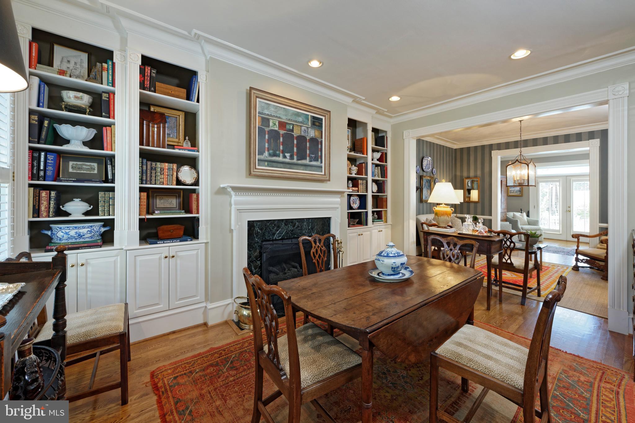 QUEENS ROW - Residential