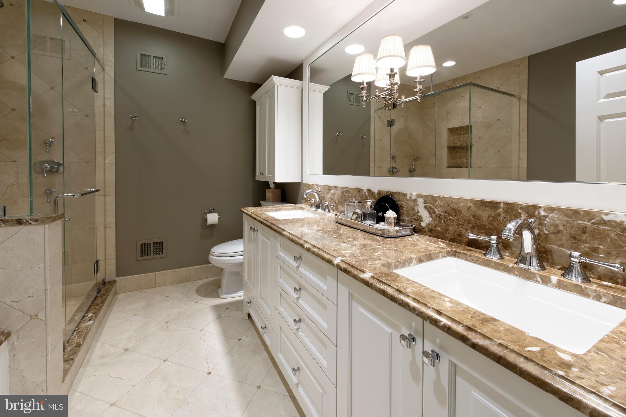 QUEENS ROW - Residential