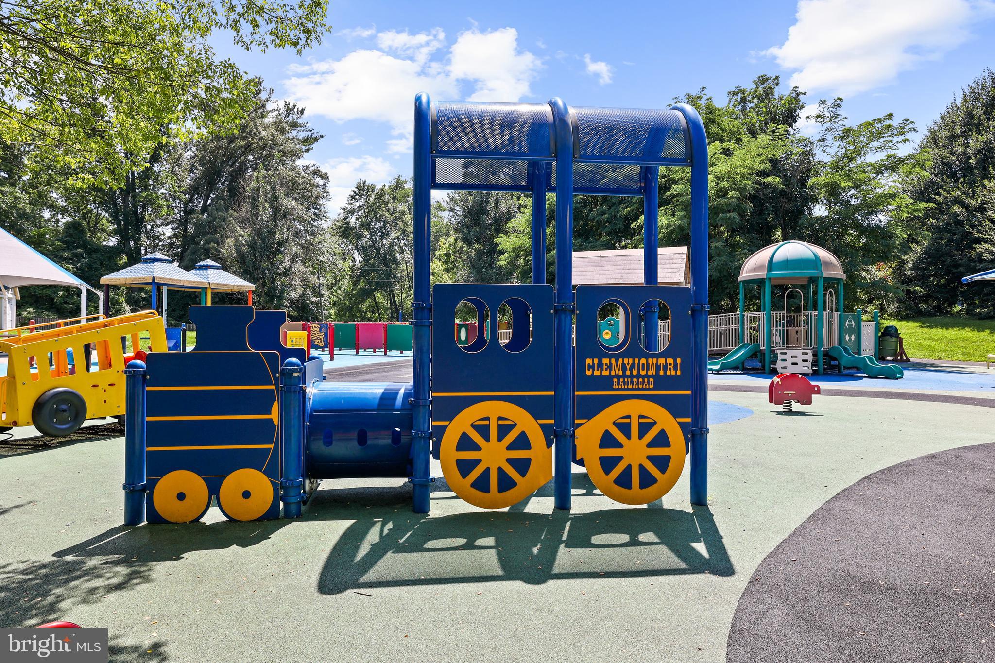 LYNWOOD - Residential Lease