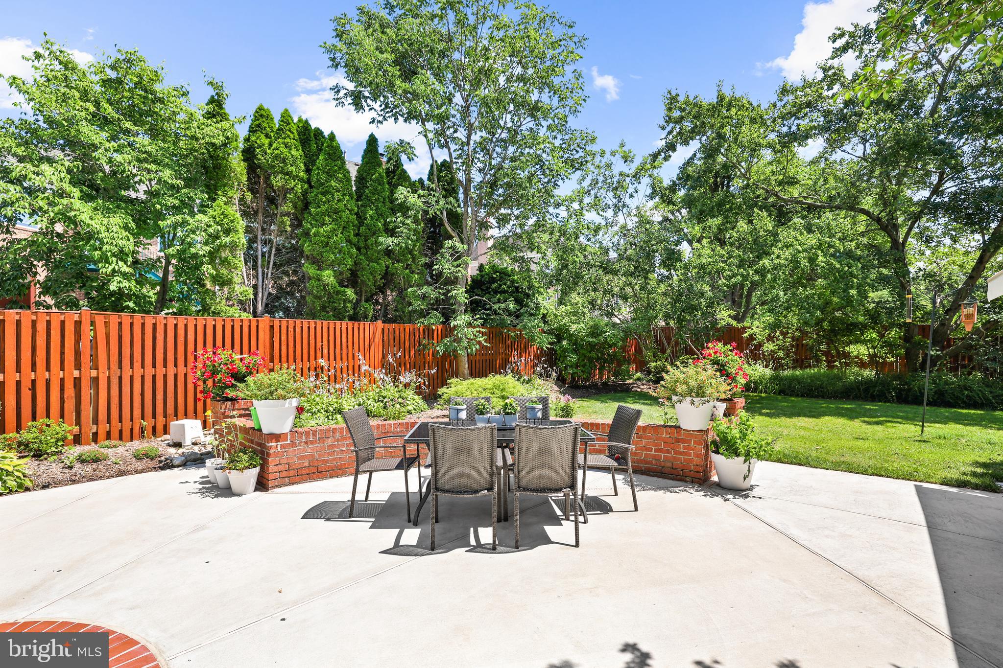 LYNWOOD - Residential Lease