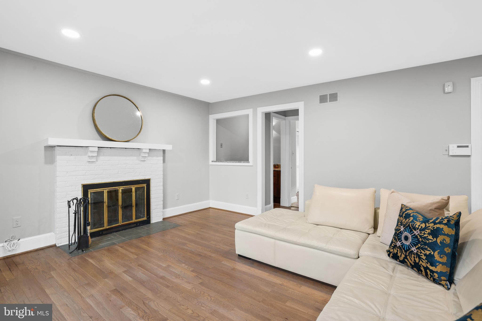 LYNWOOD - Residential Lease