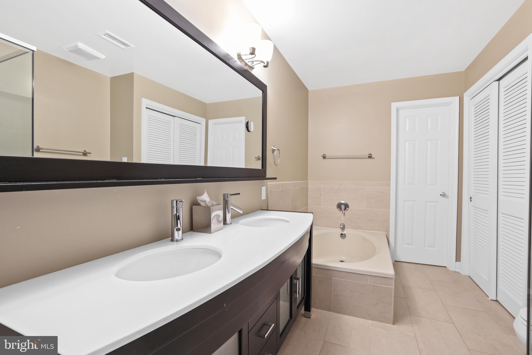 LYNWOOD - Residential Lease