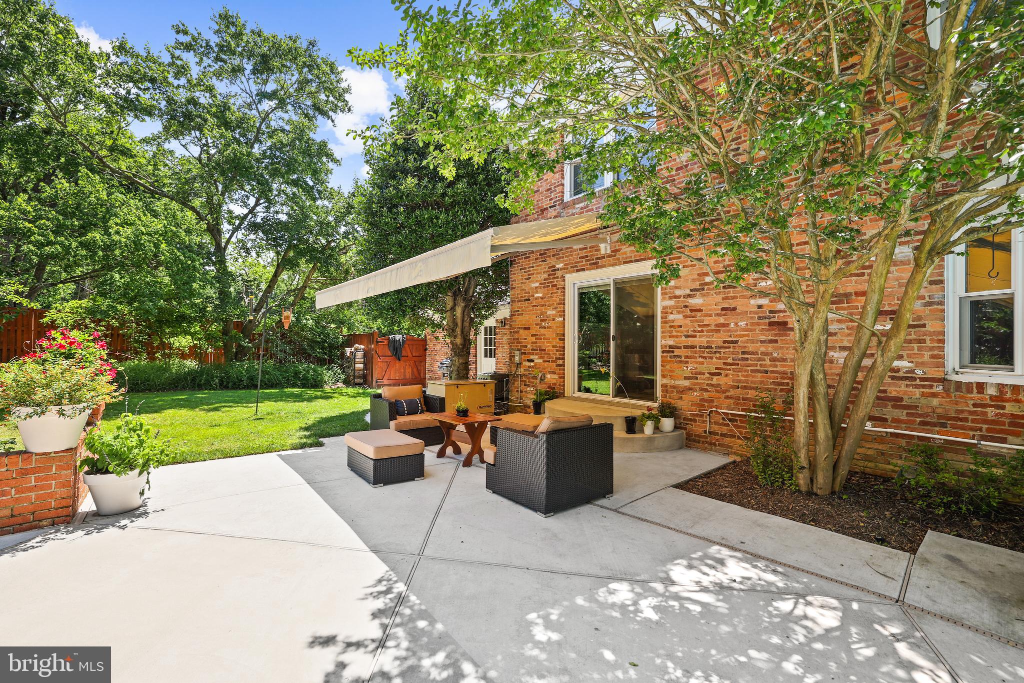 LYNWOOD - Residential Lease