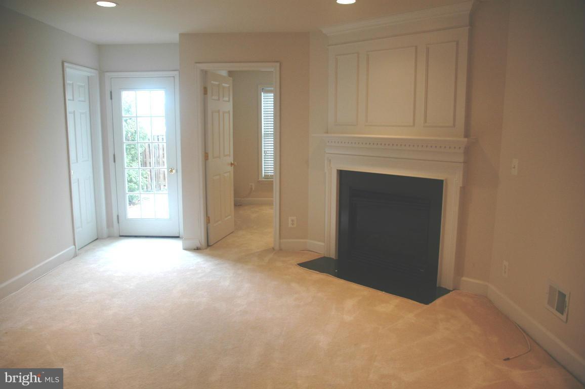 COPPERMINE CROSSING - Residential Lease