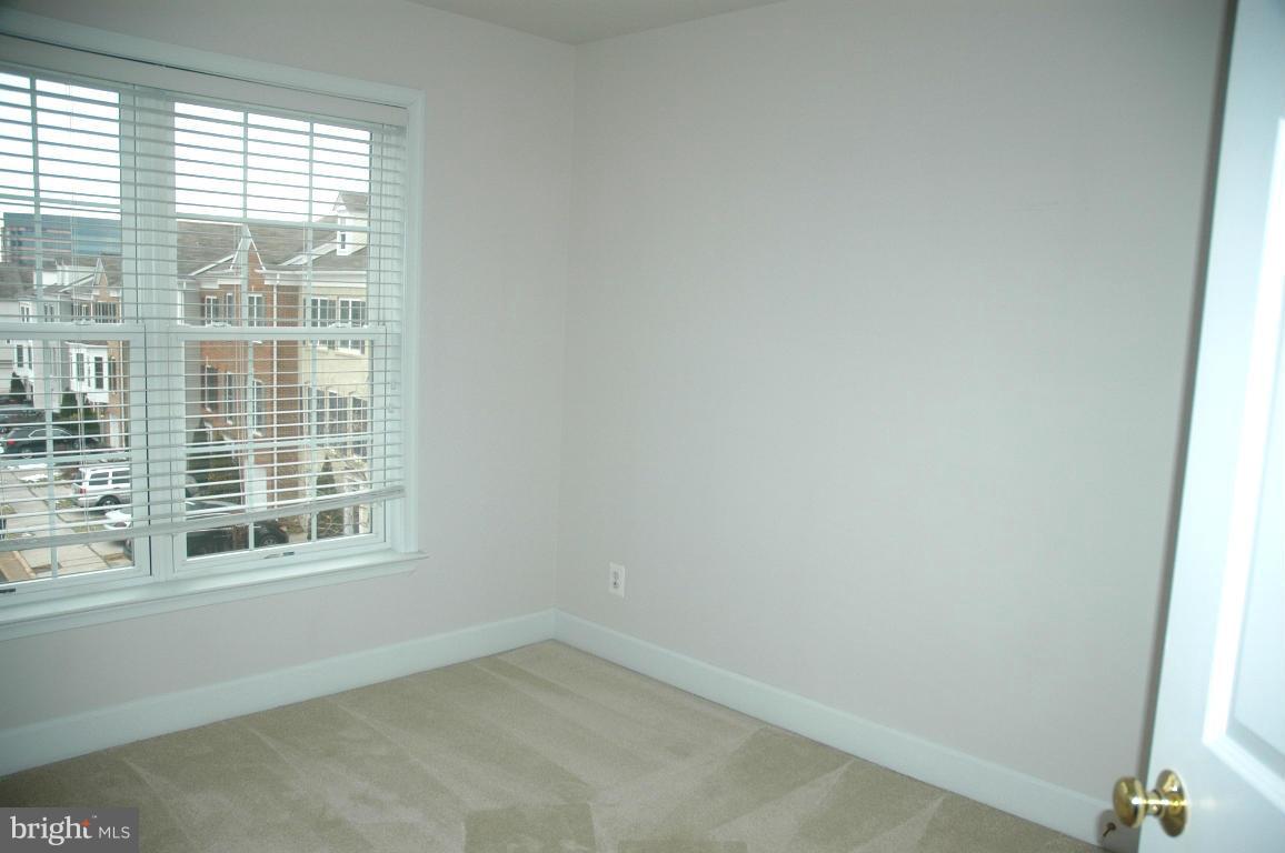 COPPERMINE CROSSING - Residential Lease