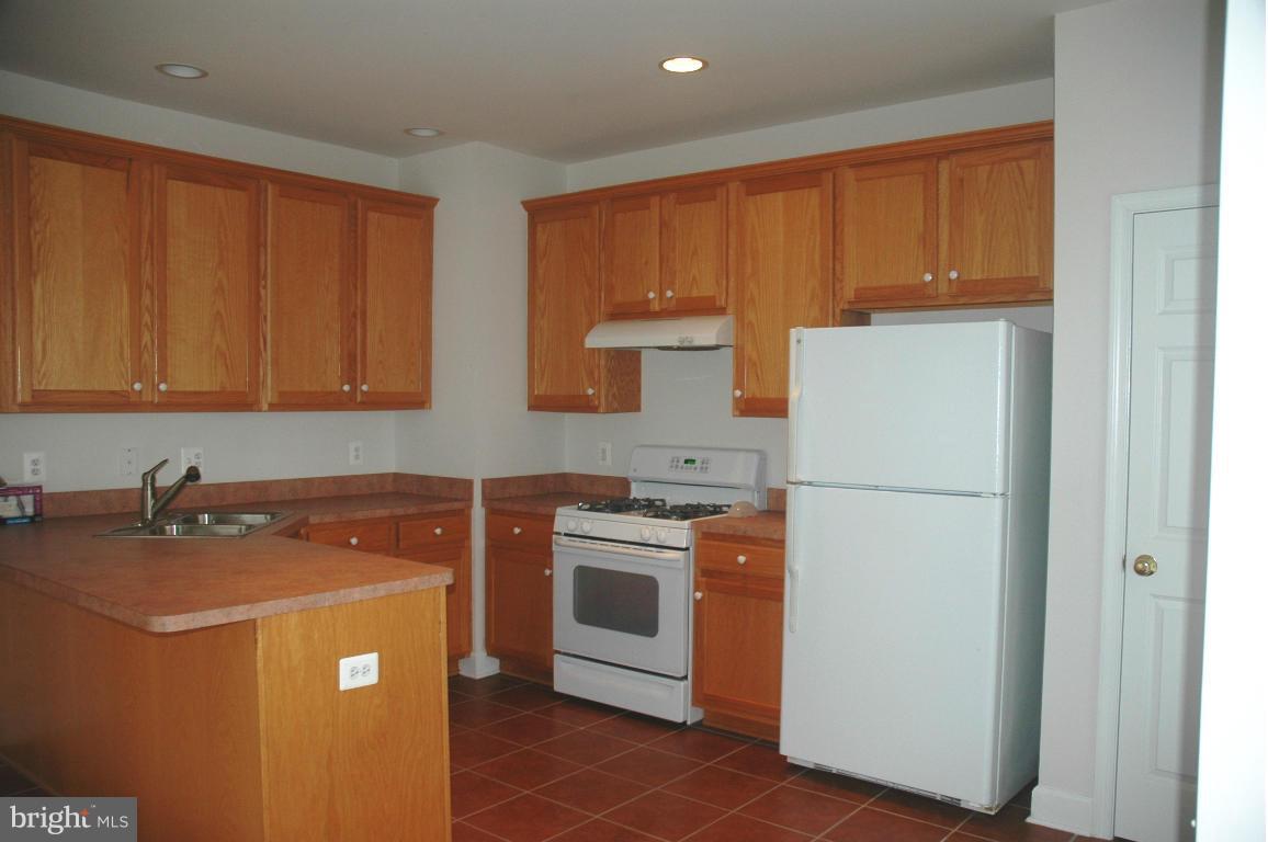 COPPERMINE CROSSING - Residential Lease