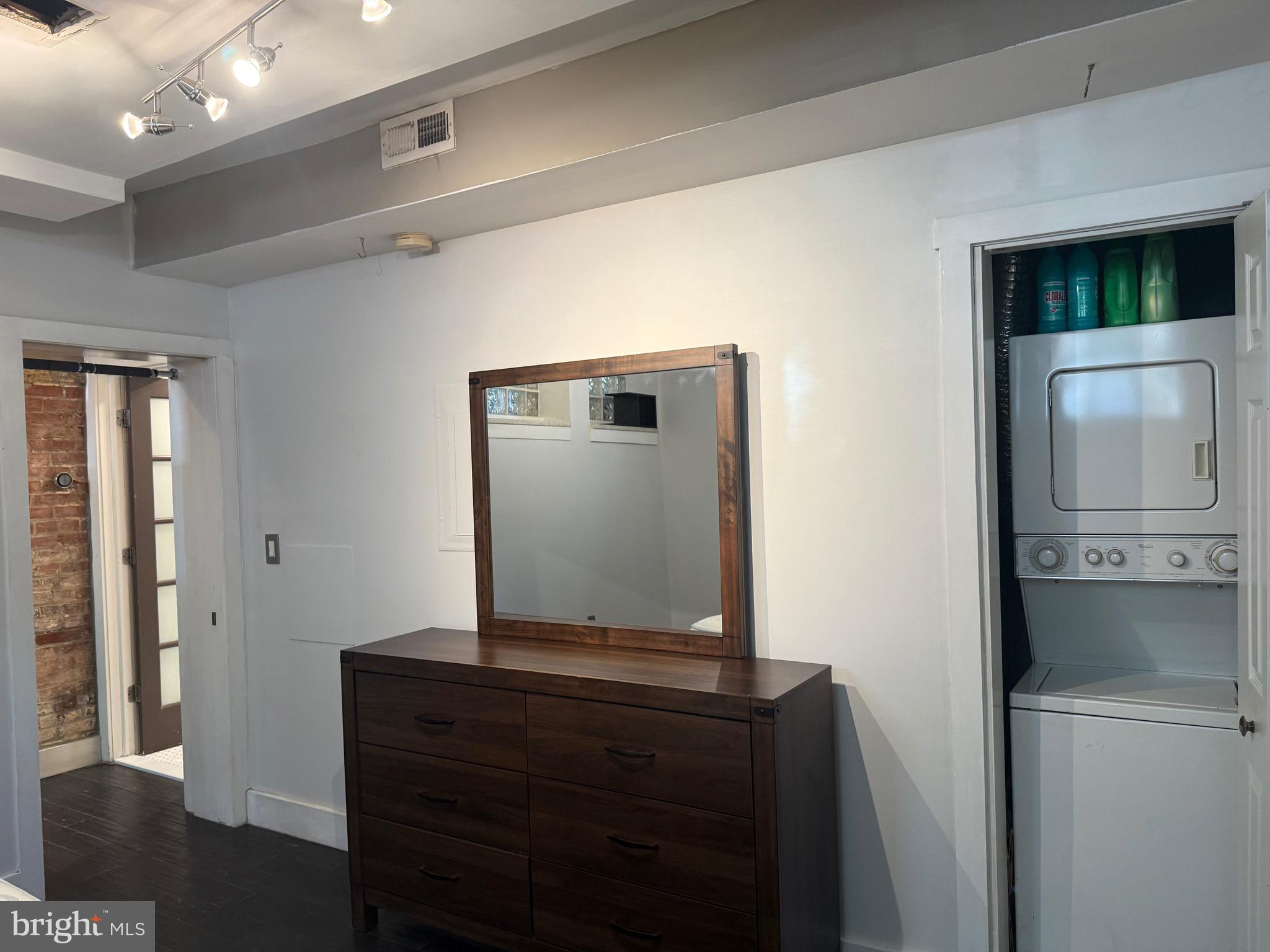 FITLER SQUARE - Residential Lease