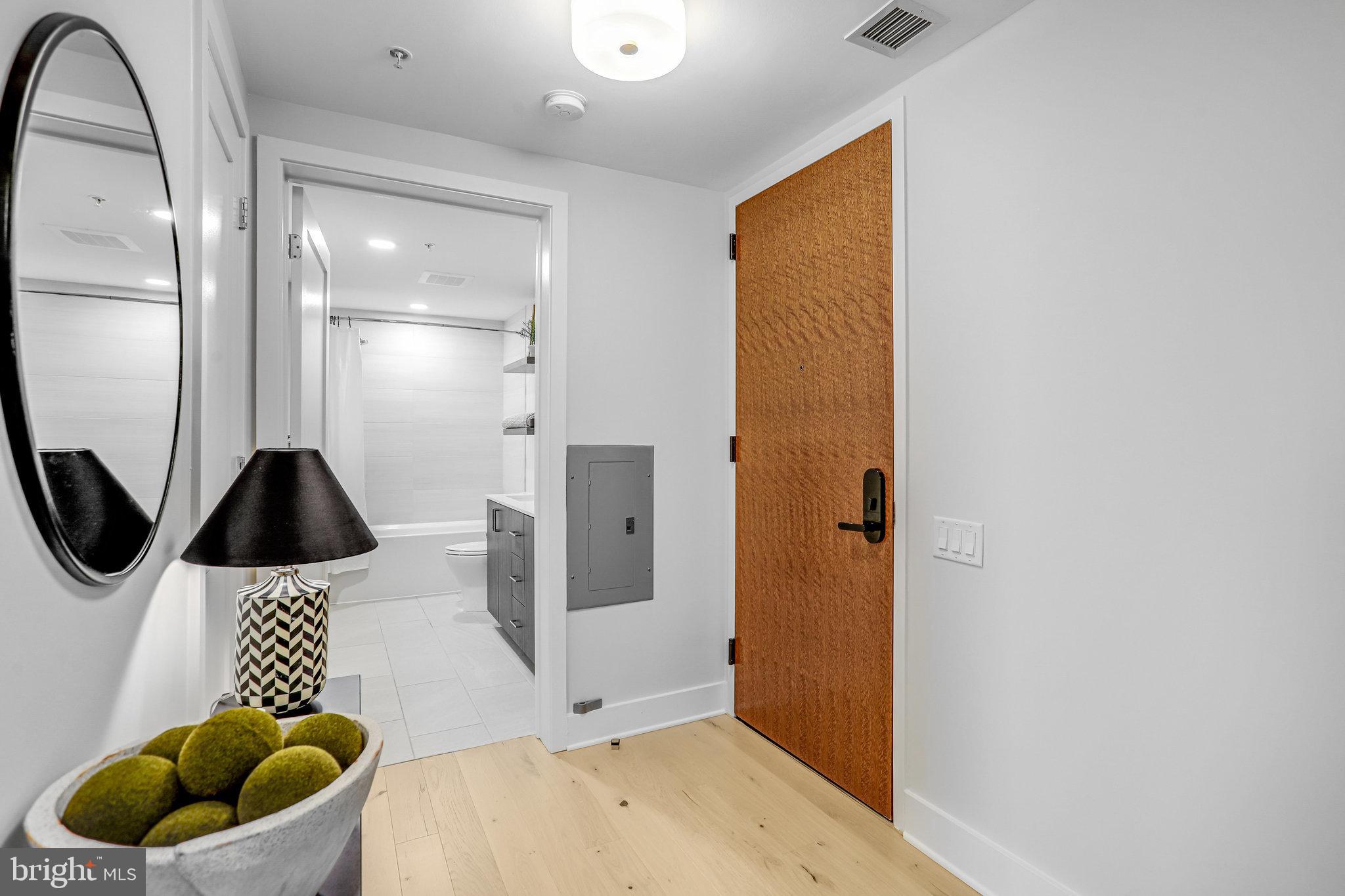 1211 VAN STREET SE 501