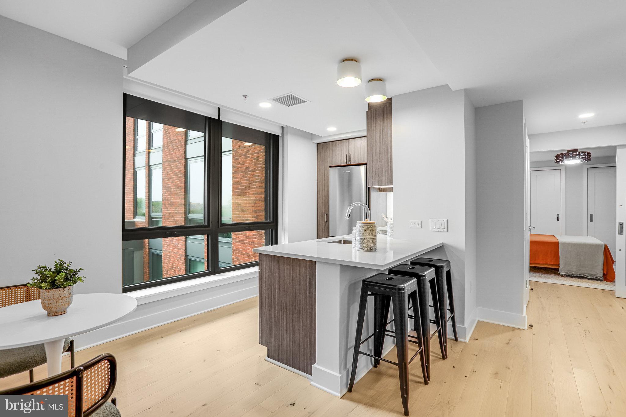 1211 VAN STREET SE 501