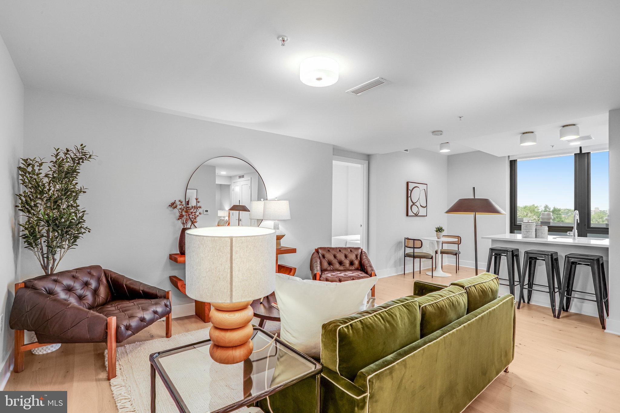 1211 VAN STREET SE 501